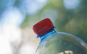 Thumbnail for - Coca-Cola Россия намерена собирать пластиковые упаковки для переработки